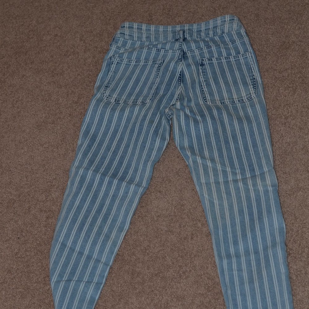 Pilcro and the Letter Press High rise Slim capris